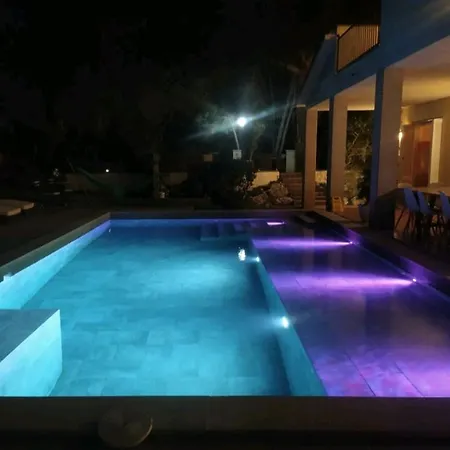 Villa Les Canyes Cottage, Private *