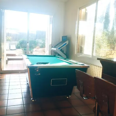 Les Canyes Cottage, Private