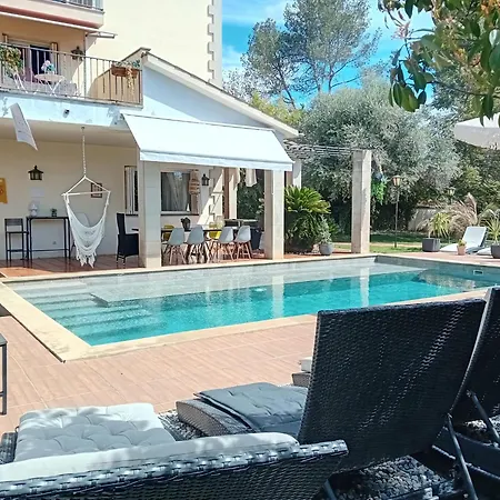 Villa Les Canyes Cottage, Private Piera