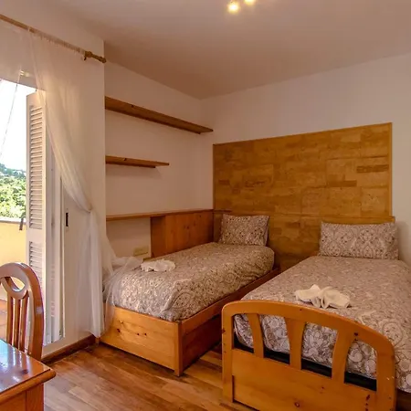 Les Canyes Cottage, Private Villa Piera